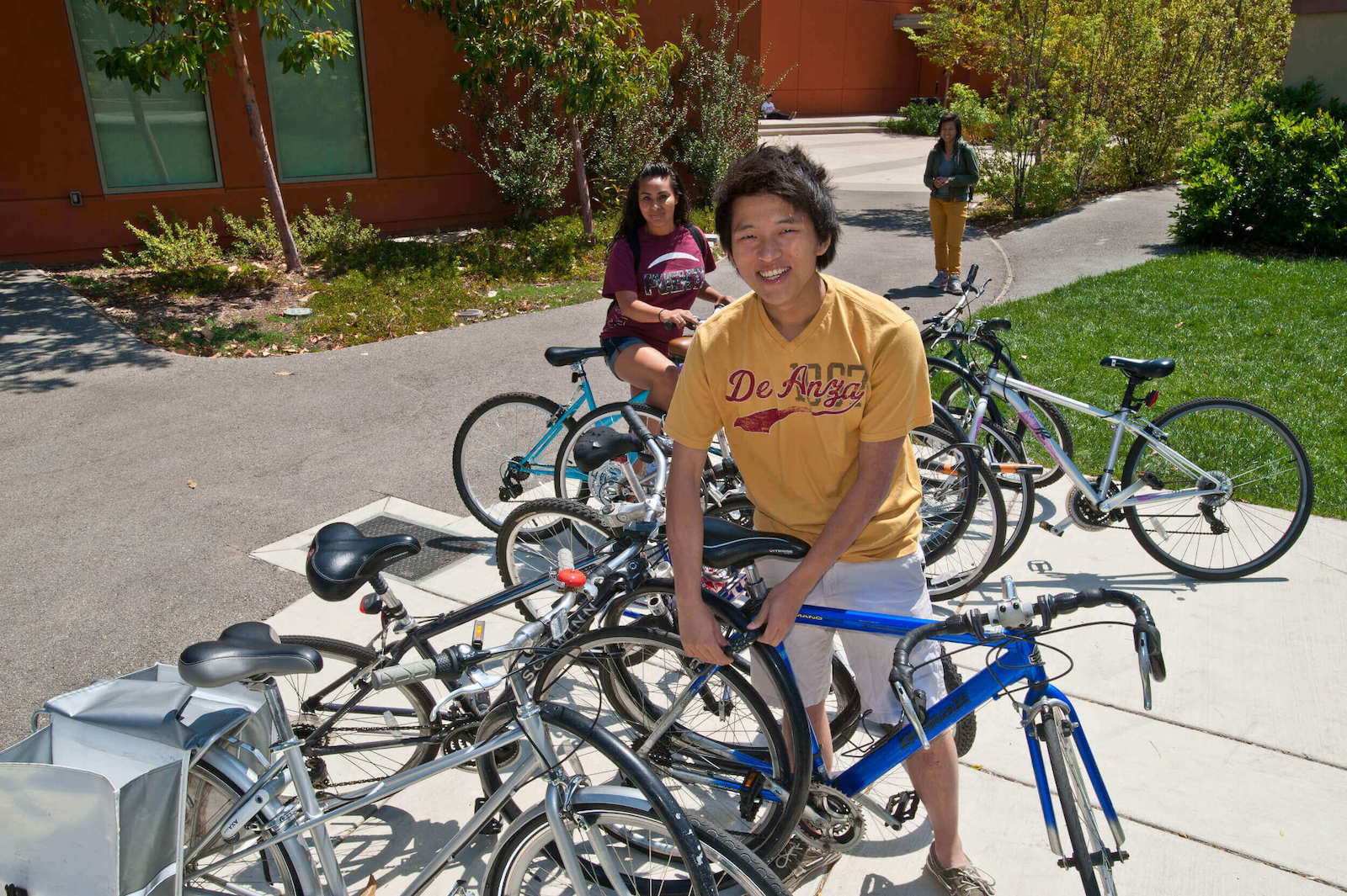 Student showing the bicycle loan program